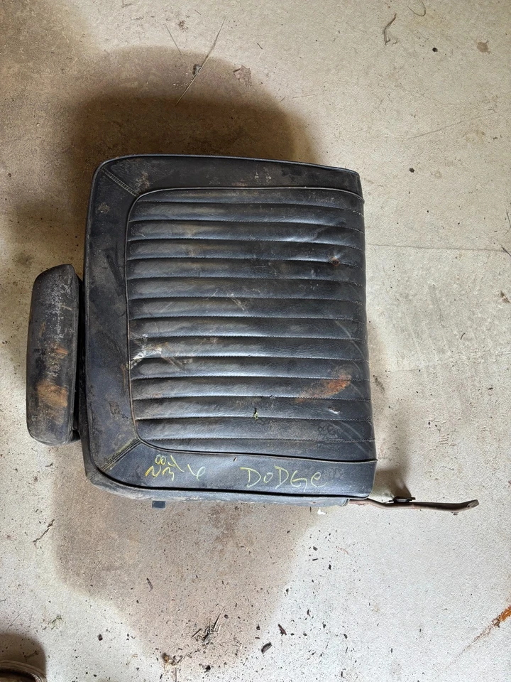 1973 1974 1975 1976 DODGE DART DUSTER SCAMP BANCO DIANTEIRO DIREITO SUPERIOR DOBRÁVEL - Imagem 1 de 4