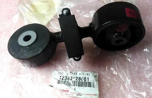 1236328061 Genuine Toyota ENGINE MOUNT 12363-28061 New - Picture 1 of 1