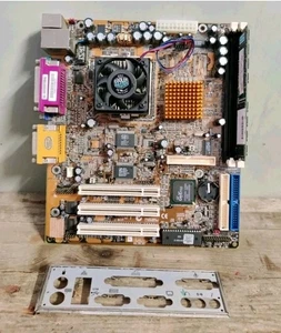 PCChips M754LMR mini ATX motherboard Pentium III + RAM Scheda Vintage Socket 370 - Foto 1 di 5