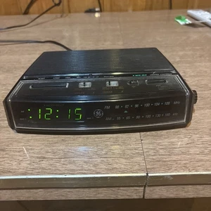 Vintage General Electric Alarm Clock Radio Model 7-4628B AM/FM with nite-glo - Picture 1 of 5