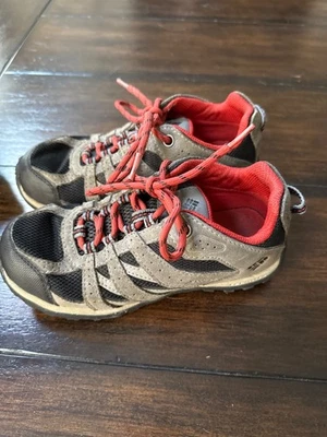 Columbia Big Kids' Redmond Waterproof Hiking Shoe Boys Size 2 Red Black & Gray - Image 1 of 4
