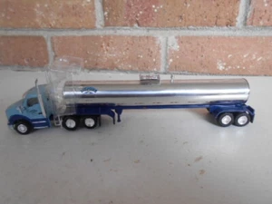 Truck N' Stuff HO Scale Nepote Kenwort Tractor T680 & Tanker Trailers #400702 - Bild 1 von 8
