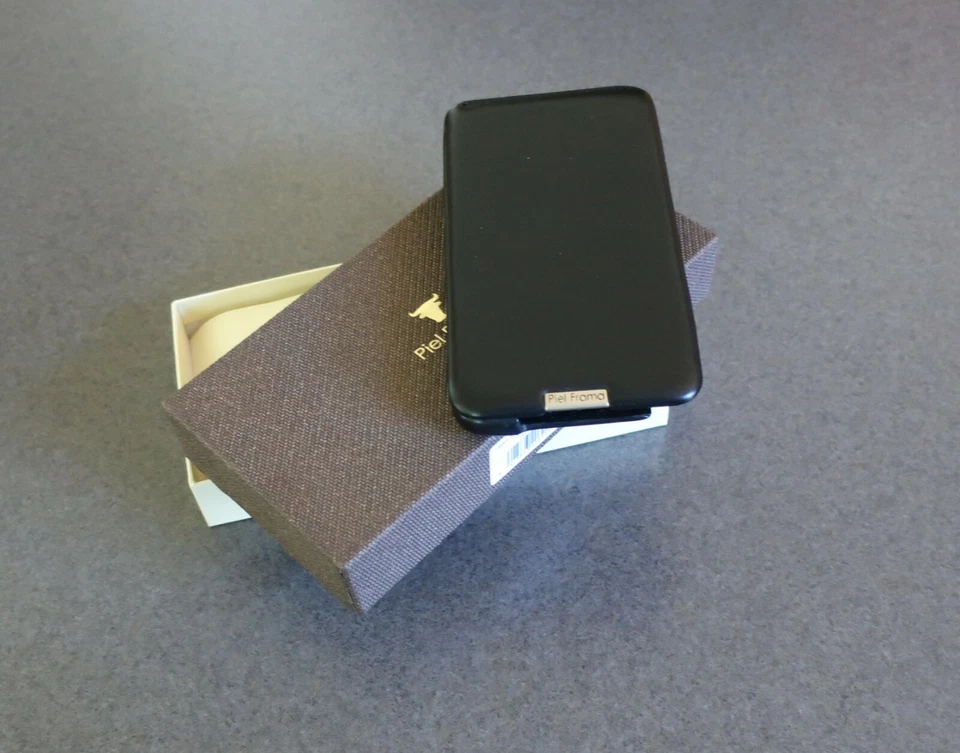 Funda de cuero negra Piel Frama 641 iMagnum para Samsung Galaxy Note 3 #015 Foto 1 de 4