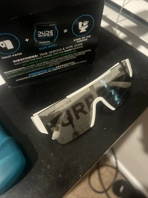 博柏利太阳眼镜 — 第 1/3 张图片