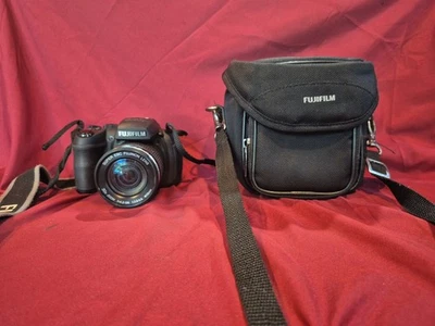 Fujifilm Finepix HS20 EXR Digital Camera With Case Fully Functional. - Image 1 of 4