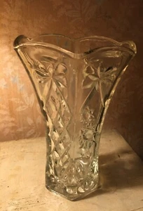 Vtg 60s Anchor Hocking Prescut Clear EAPC  8 1/4" Flared Panel Vase Star David - Picture 1 of 9