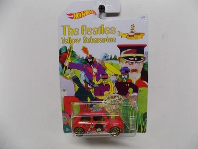 Hot Wheels - THE BEATLES - SUBMARINO AMARILLO - MINI MORRIS ROJO Foto 1 de 2