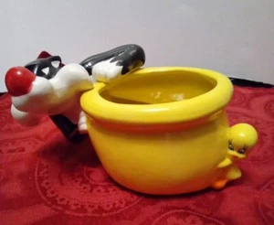 Warner Bros. Sylvester & Tweety Bird Planter Plant Holder RARE! Vintage GUC - Picture 1 of 6