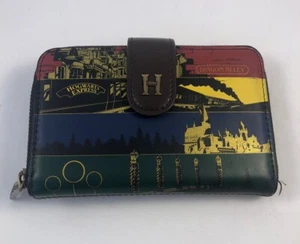Cartera Loungefly Harry Potter Universe Diagon Alley Express exclusiva ropa ligera - Imagen 1 de 9