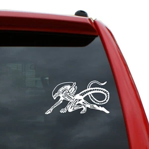 Aliens - Xenomorph crawling Vinyl Decal | Color: White | 4" x 7.7" - Bild 1 von 1