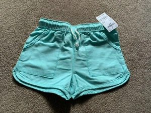 NWT OshKosh B'gosh Little Girls Mint/Turquois Dolphin Shorts - Size 4/5 - Picture 1 of 4