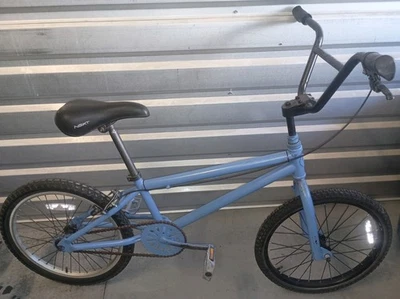 Bicicleta BMX Mongoose 20" pulgadas, pintada a medida azul Foto 1 de 4