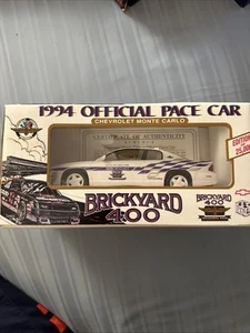 1:25 Scale Brookfield Collectors Guild 1994 Official Pace Car Monte Carlo w/COA - Picture 1 of 6