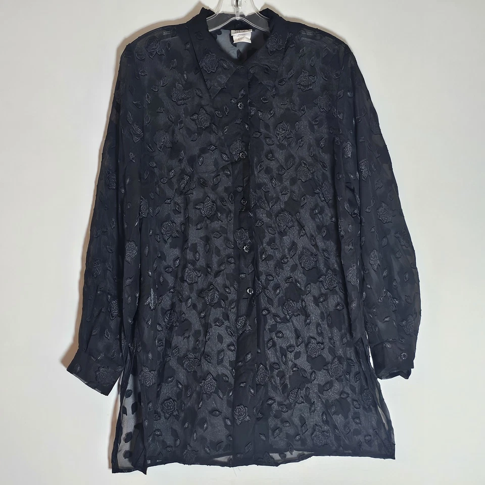 Top Jaclyn Smith para mujer mediano negro floral texturizado satinado manga larga abotonada Foto 1 de 4