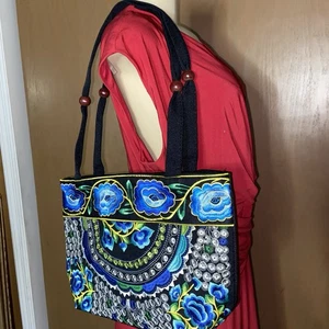 New Embroidered Purse Retro Handbag Zips Shut, 12” X 9” X 4.5” Folds Flat E40 - Picture 1 of 10