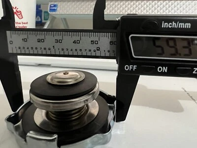 Radiator Cap Tractor Crane Machinery Heavy Duty HD 10 PSI - Image 1 of 4