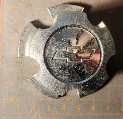 1970-81 Chevrolet Camaro, Nova, Chevelle Rally Wheel Cap 352933, Plastic - Image 1 of 4