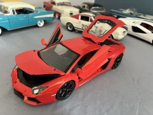 1:18 Burago Lamborghini Aventador LP700-4 Diecast Car - Picture 1 of 12