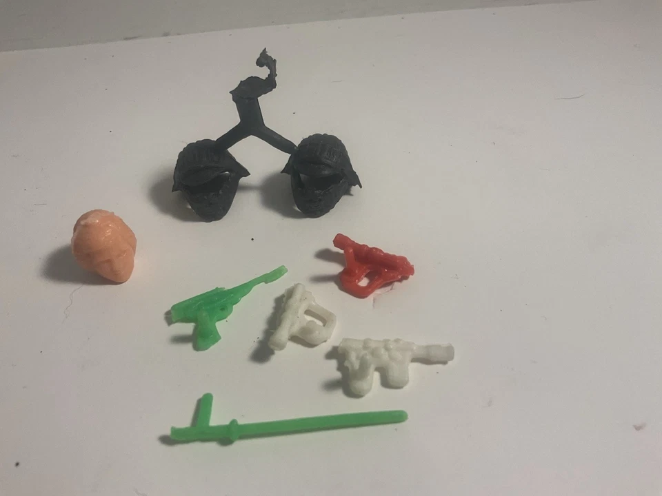 LOTE DE ARMAS Y ACCESORIOS PIRATAS MEXICANOS STAR WARS VINTAGE Foto 1 de 1