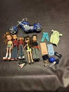 Lot Of 5 Y2K Bratz Dolls & Boyz MGA Ent 2001 2003 clothes Accessories Bike - Picture 1 of 10