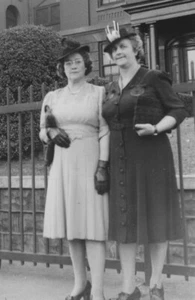 1940s Two Pretty Older Women Hats Gloves Confident Formal City Street Portrait - Picture 1 of 3