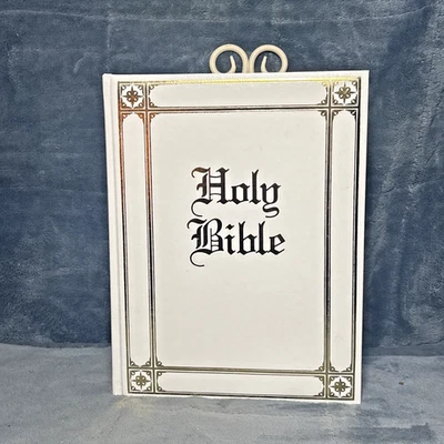 Vtg Holy Bible Guiding Light Edition 1990 King James Version Gold Large Print - Image 1 of 4