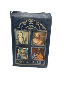 1954 The Family Rosary Edition Of The Holy BIBLE by Reverend John P. O'Connell - Imagen 1 de 8