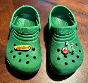 Veggie Tales Slip Ons Size C8-9 Green With Charms Unisex - Picture 1 of 8