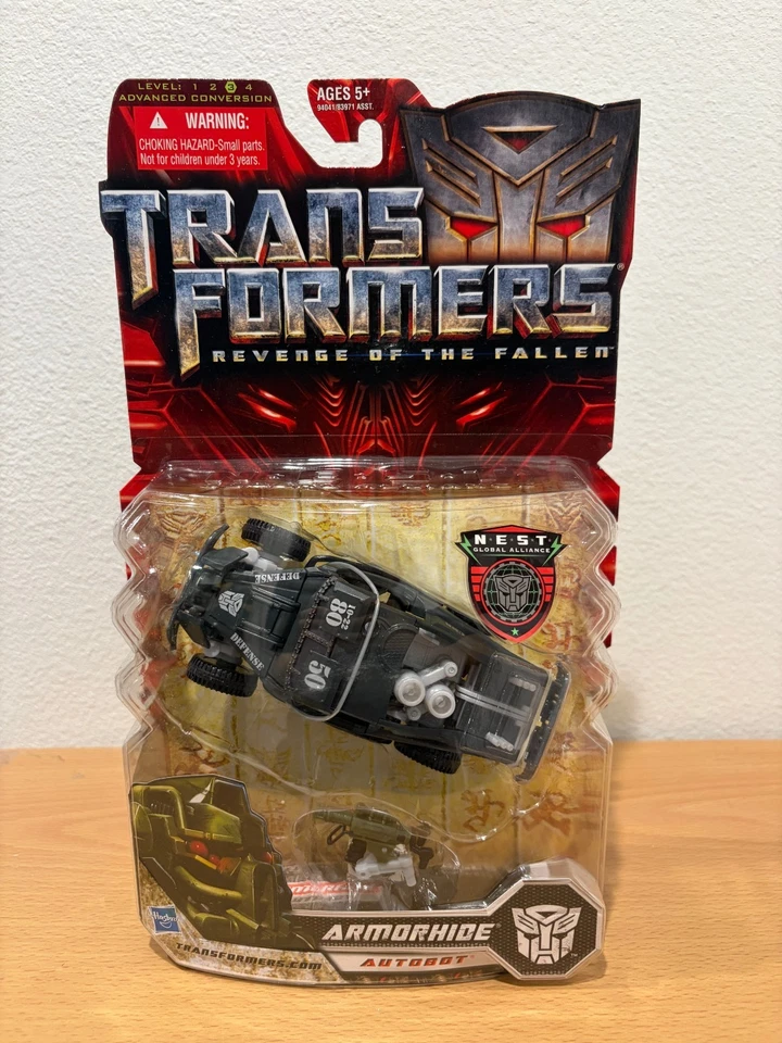 2009 Hasbro Transformers Revenge of the Fallen Autobot Armorhide Action Figure - Imagem 1 de 1