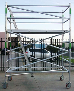Scaffold - New Aluminium Mobile Scaffolding Tower - 4.7m Reach Height - Picture 1 of 10