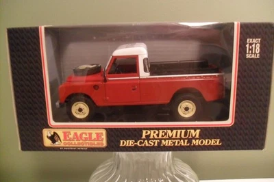 Eagle Universal Hobbies 1/18 Scale 4405 - Land Rover Series III - Image 1 of 4