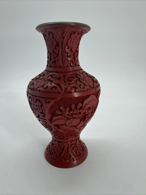 "Antiguo jarrón chino de laca roja cinabrio ornamentado en alto relieve 6""" Foto 1 de 4