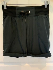 BROOKS Womens Size XS Gray Drawstring Waist Snapped Cuff Hem Bermuda Shorts NEW - Picture 1 of 6
