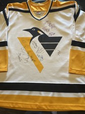 pittsbugh Penguins mid 90’s Jersey signed by 13 players