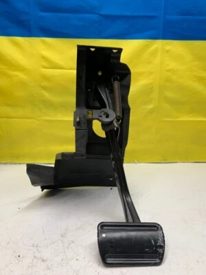 09 08 07 06 05 Mercedes-Benz CLK350 W209 Pedal de freno OEM A2092900001 Foto 1 de 4