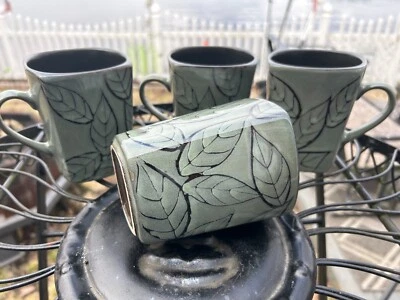 4 tazas de café exteriores cuadradas en PUERTO NUEVO Roscher & Company hojas negras y verdes Foto 1 de 3