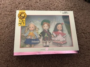 Barbie Kelly Club Friends of the World Europe Pink Label Giftset Dolls NEW 2004 - Picture 1 of 1