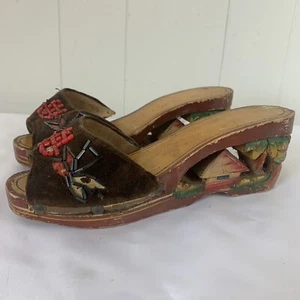 VINTAGE WWII 1940s Era Hand Carved Painted Wooden Shoes Sandals Novelty - Picture 1 of 11