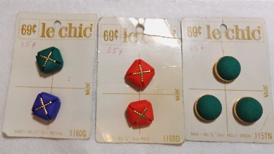 7 Vintage Le Chic Fabric Buttons Original Cards Kelly Green Red Royal - Image 1 of 4