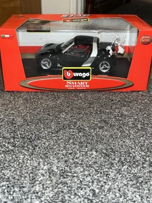 B63 1:24 BBURAGO BURAGO 16074 SMART ROADSTER COUPE BLACK WITH GREY MIB - Image 1 of 3