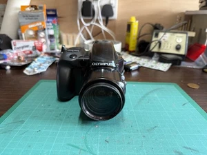 OLYMPUS IS-1 35MM FILM BRIDGE CAMERA~35-135MM ED LENs - Picture 1 of 8