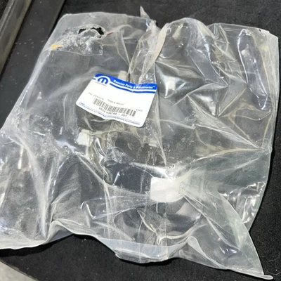 NUEVO 2019-2024 Dodge Ram HD 2500-3500 HALÓGENO KIT DE SOPORTE DE MONTAJE DE FAROS ANTINIEBLA, FABRICANTE DE EQUIPOS ORIGINALES Foto 1 de 2