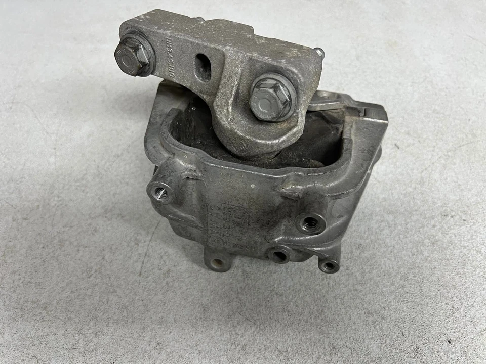 2015 Volkswagen Beetle Convertible Engine Mount Front 1K0199262CN  OEM Foto 1 de 4