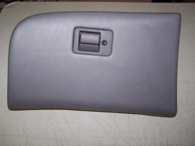 Ford Taurus SE 1998 guantera con pestillo Foto 1 de 4