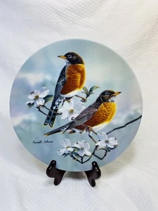 Pettirossi con un piatto Dogwood in Bloom Glorious Songbirds di Russell Cobane nuovo con scatola certificato di autenticità - Foto 1 di 4