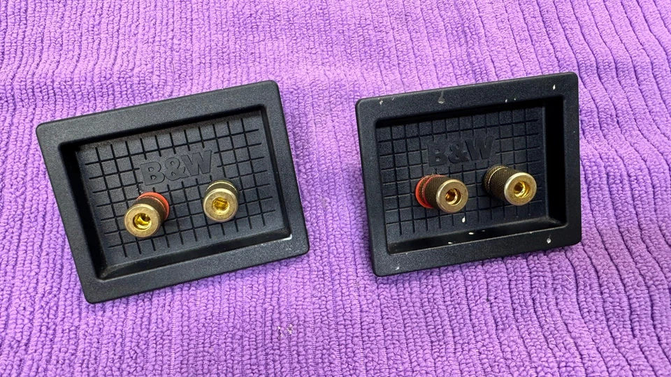 2x B&W Bowers & Wilkins MATRIX 3 altoparlanti metallo ottone SOLO CONNETTORI 🔥🔥 - Immagine 1 di 4