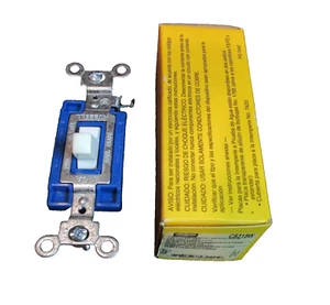 Hubbell Interruttore Commerciale CS315W SpecGrade 3 Vie 15A-120/277 VAC Bianco - Foto 1 di 7