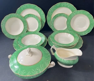 George Jones Crescent China Green, 20-Piece Dinner Set England - #1008 - Picture 1 of 9