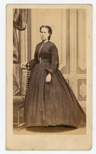 CDV PHOTO, une femme à l'air très sérieux par Montes de Oca à Mexico - Picture 1 of 2