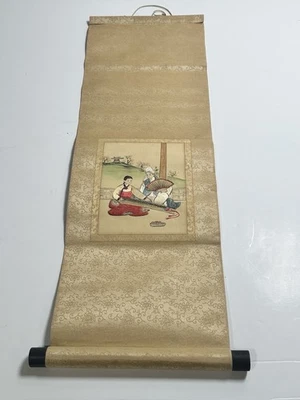Pergamino colgante bordado seda coreano vintage músico y abanico escena Foto 1 de 4